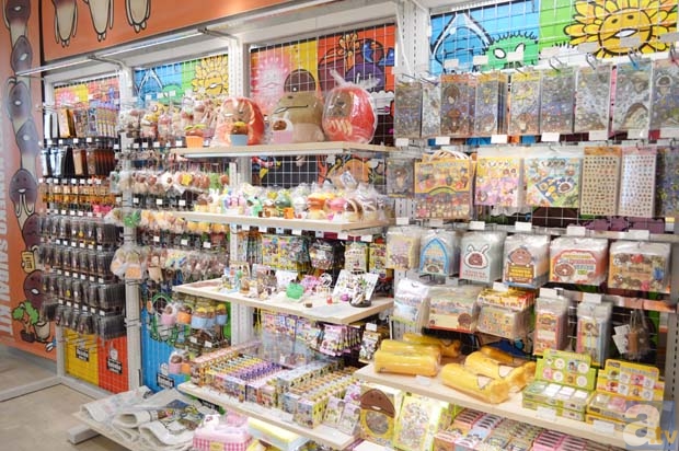 スマホ系ゲームのグッズが盛りだくさん！　8月2日オープンの「AppBank Store 新宿」をレポート-6