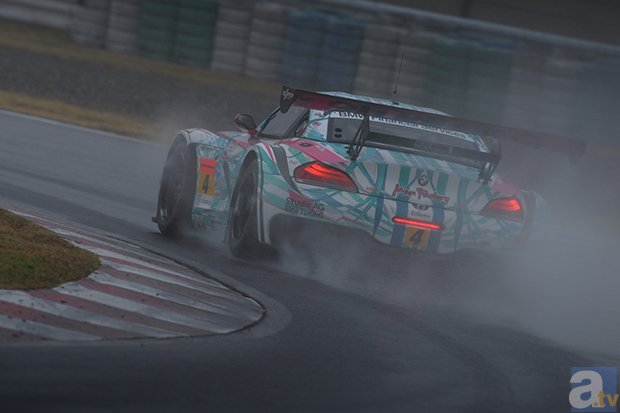 サーキット上の歌姫レーシングミク、怒涛の走りで今期2勝目を勝ち取る！-2