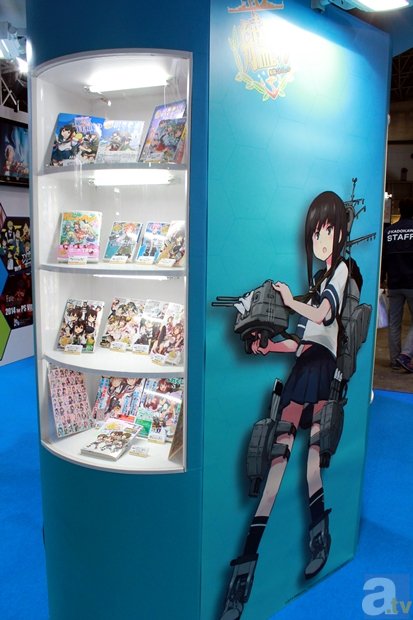 『ラブライブ！』や『艦これ』などの漫画作家陣による色紙を展示！　「AnimeJapan 2014」KADOKAWAブースのフォトレポートをお届け！