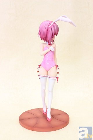 ファンを虜にしたスタッフ本の表紙に使われた「湊 智花～うさぎさんVer.～」が1/7スケールフィギュアに！-3