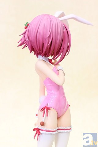 ファンを虜にしたスタッフ本の表紙に使われた「湊 智花～うさぎさんVer.～」が1/7スケールフィギュアに！-5