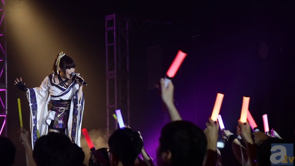 黒崎真音さん、香港での初ライブの公式レポートが到着！　7月23日発売の3rd ALBUMへと弾みをつける熱狂のパフォーマンス！の画像-2