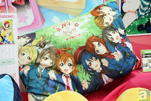 『弱虫ペダル』、『ラブライブ！』や『カードキャプターさくら』などの新作プライズが登場！　「第37回プライズフェア」のフリューブースをフォトレポート-11