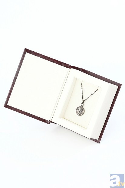 『鋼の錬金術師』×「SuperGroupies」がコラボレーション! エドとロイモデルのアクセサリーが登場!-2