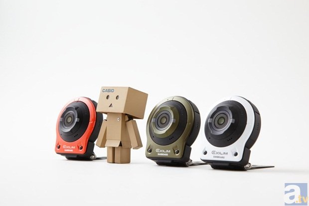 デジタルカメラになったダンボーと一緒に色々な風景を撮影できる！　『よつばと！』のダンボーとCASIOが夢のコラボレーション！-2