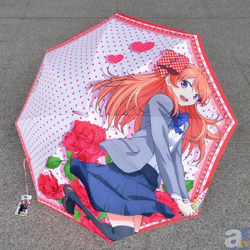 『月刊少女野崎くん』の痛傘（イタガサ）が登場！　アニメ本編でもお馴染みの、たぬきギッシリ仕様もアリ