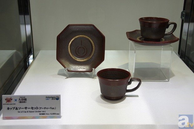 威風堂々。ガンダムとシャアが金屏風で対決！ 日本の伝統工芸とアニメのコラボグッズが登場したコラボレーションショーケースをレポート【アニメジャパン 2015】-5