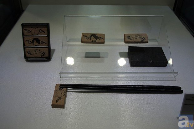 威風堂々。ガンダムとシャアが金屏風で対決！ 日本の伝統工芸とアニメのコラボグッズが登場したコラボレーションショーケースをレポート【アニメジャパン 2015】-7