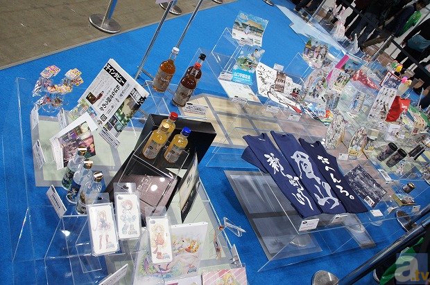 威風堂々。ガンダムとシャアが金屏風で対決！ 日本の伝統工芸とアニメのコラボグッズが登場したコラボレーションショーケースをレポート【アニメジャパン 2015】-9