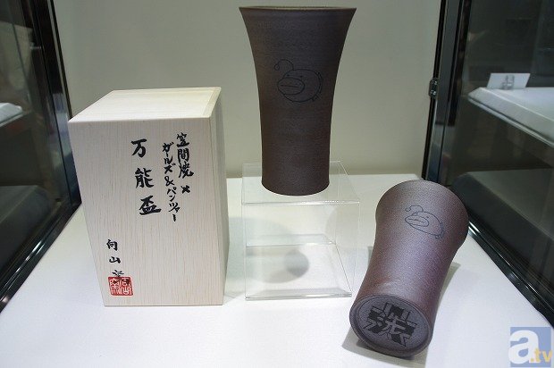 威風堂々。ガンダムとシャアが金屏風で対決！ 日本の伝統工芸とアニメのコラボグッズが登場したコラボレーションショーケースをレポート【アニメジャパン 2015】-3