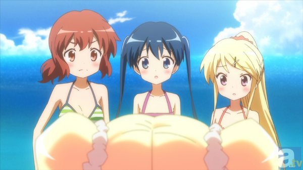 TVアニメ『ハロー！！きんいろモザイク』第10話「海べのやくそく」より場面カット到着