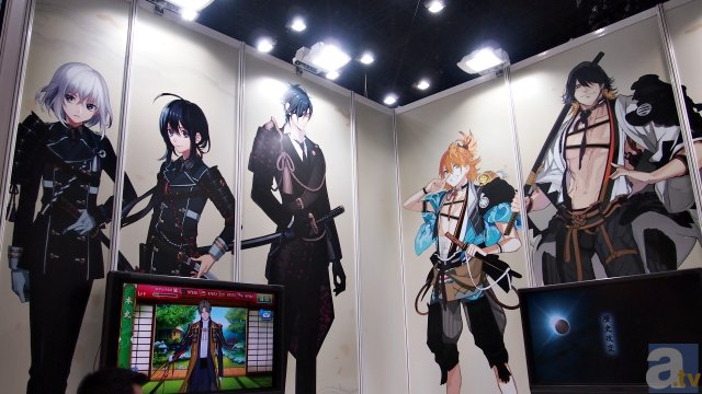 『刀剣乱舞』がスマホで動いてた！　では、あなたのスマホで動くの？　ブースの端末を調べて見た！-13