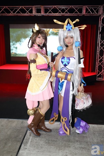 「TGS2015美人コンパニオンレポートその2」ゲームを遊ぶだけがゲームショウじゃない!?　美人コンパニオンを徹底フォトレポ【写真44枚】-23