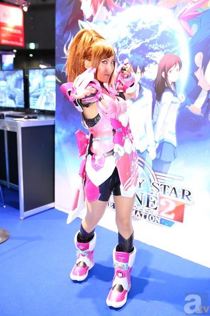 「TGS2015美人コンパニオンレポートその2」ゲームを遊ぶだけがゲームショウじゃない!?　美人コンパニオンを徹底フォトレポ【写真44枚】-43