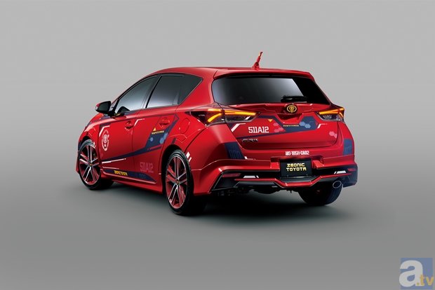 カスタマイズカー「シャア専用オーリスII」とザクが共演!? サンライズ&今西隆志監督によるPVが公開に-3