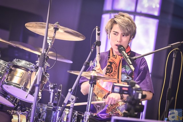 『K』『アイマス』『銀魂』などの楽曲をロックに披露! 『カスタマイZ 結成2周年記念ワンマンライブ~なんでもしたいお年頃~』レポート!-5