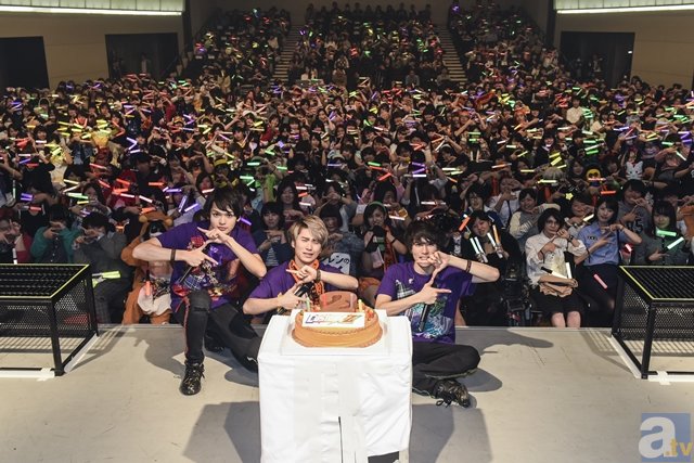 『K』『アイマス』『銀魂』などの楽曲をロックに披露! 『カスタマイZ 結成2周年記念ワンマンライブ~なんでもしたいお年頃~』レポート!-1