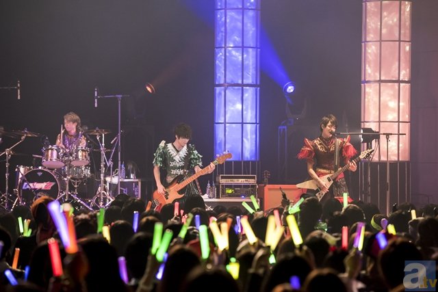 『K』『アイマス』『銀魂』などの楽曲をロックに披露! 『カスタマイZ 結成2周年記念ワンマンライブ~なんでもしたいお年頃~』レポート!-2