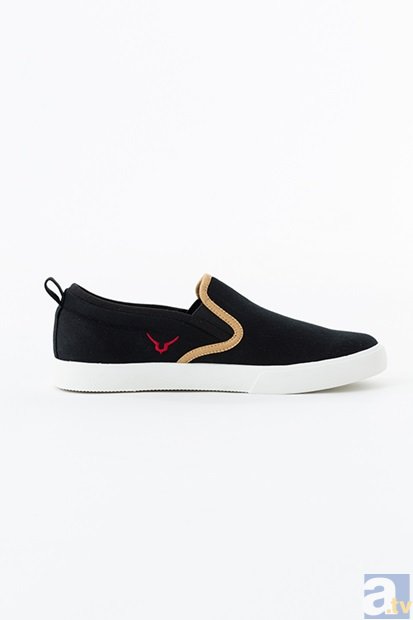 履いていいのは踏まれる覚悟のある奴だけだ! 「コードギアス 反逆のルルーシュ R2」よりルルーシュモデルのスリッポンが登場!-3