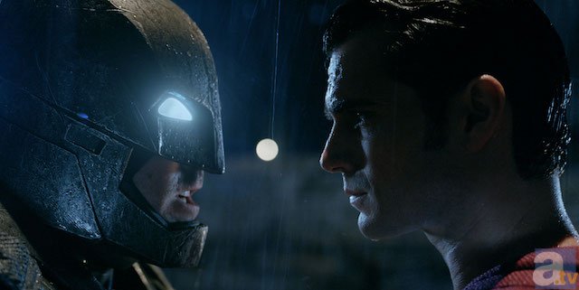 バットマンを縛ってマスクを脱がすスーパーマン！ 映画『バットマンvsスーパーマン』はブロマンス映画となるか-1