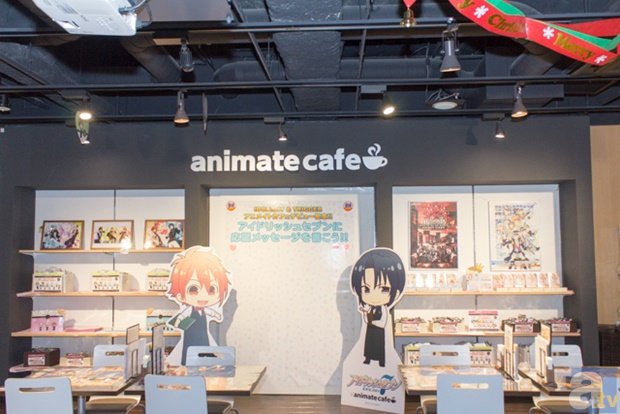 グッズも盛りだくさん！　『アイドリッシュセブン』とコラボした池袋2号店をレポート-1