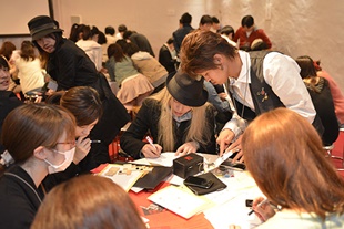 「サンデー」の表紙が黒ずくめの組織にジャックされた!?　謎を解いて、奪われた表紙のカラー原稿を取り戻せ！-5