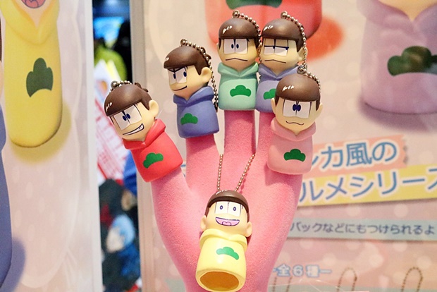 アニメジャパン2016のアクアマリンブースにて『おそ松さん』『初恋モンスター』の関連グッズが先行販売！-4