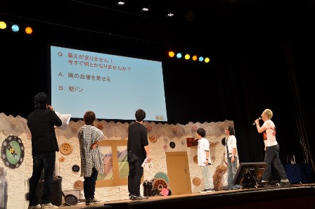 『小野坂・小西のO＋K 2.5次元アニメーションイベント2016』で小野坂昌也さんが代永翼さんを“壁ドーン”!?