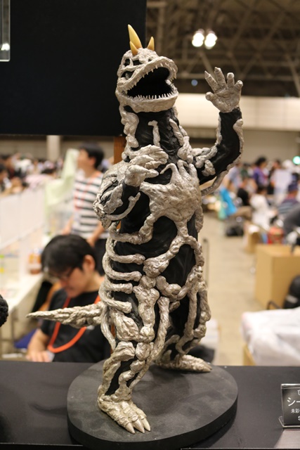 世界に誇る日本の造形物！　恐ろしくもどこか愛らしい怪獣＆異星人フィギュアたちをご紹介！【ワンフェス2016夏】