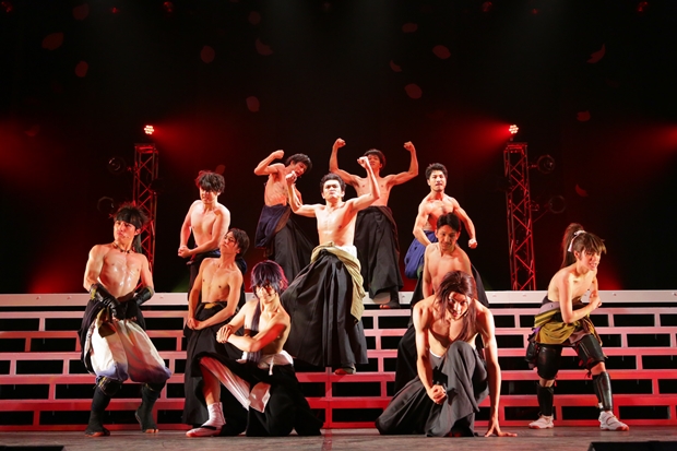 ミュージカル『薄桜鬼』人気楽曲で盛り上がるライブ第二弾（京都公演）より、公式写真到着！　松田岳さんらキャスト5名のコメントも