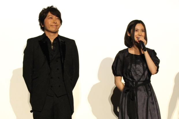 小野大輔さん、M･A･Oさんら出演の映画『ガンツ：オー』完成披露イベントに大阪お笑い芸人が、ガンツスーツ(？)で登場