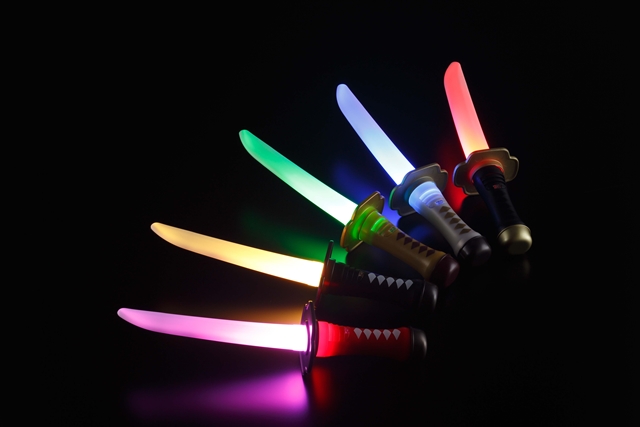 『刀剣乱舞-ONLINE-』をモチーフにした17色に発光できる公式刀型ペンライト(抜刀タイプ)が発売！の画像-4