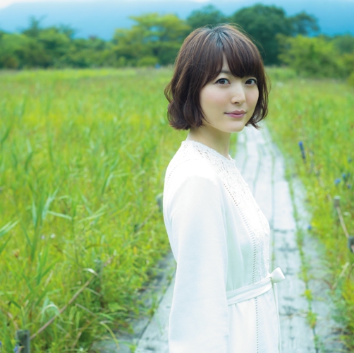 花澤香菜さんの新曲「ざらざら」へ、新海誠監督よりコメントが到着！
