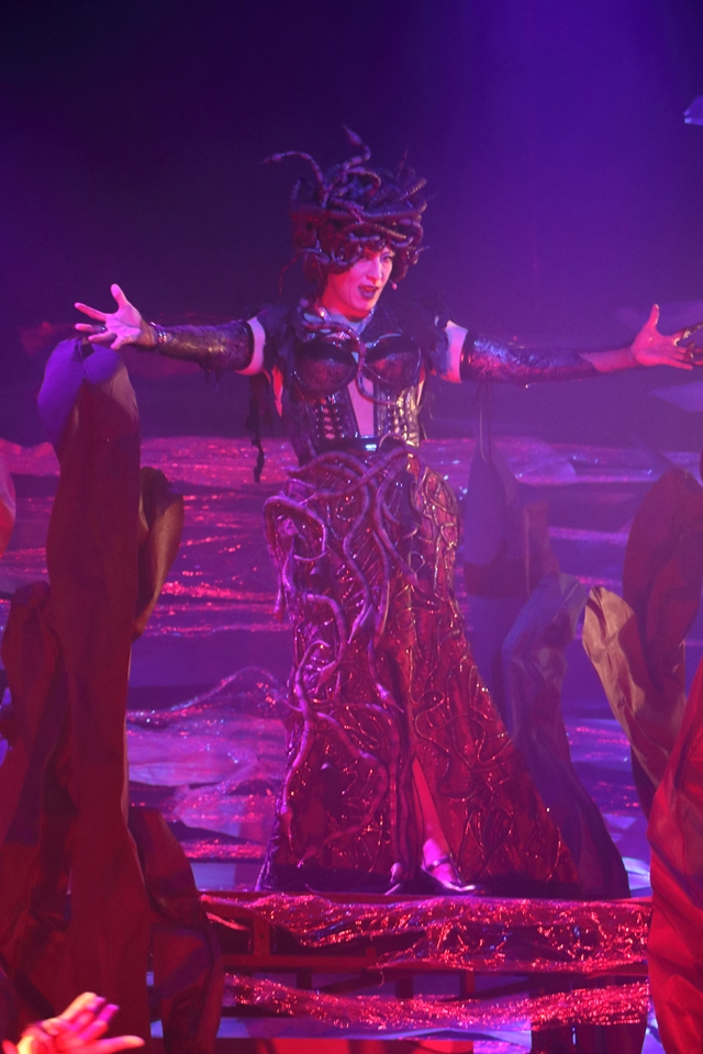 声優・蒼井翔太さんが憧れの人魚“姫”に大変身!?　舞台「スマイルマーメイド」で人魚と王子の禁断のラブシーンを熱演！
