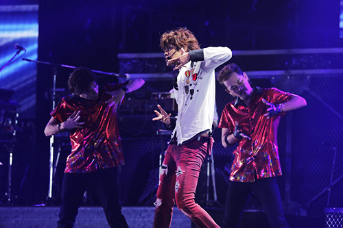 宮野真守さんが横浜アリーナ2DAYS公演を完了! ツアーファイナルには宮野サンタも登場!?-7