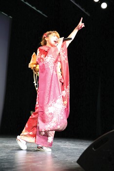 声優・歌手の新田恵海さんが新譜を発表！ミルキィなシークレットゲストも登場した新春イベント昼の部レポート