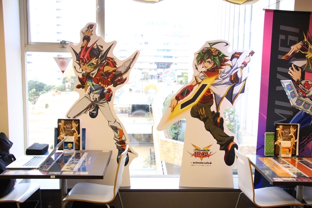 歴代シリーズの決闘者達がアニメイトカフェに集結！　『遊☆戯☆王』シリーズとコラボ中のアニメイトカフェ池袋をレポート