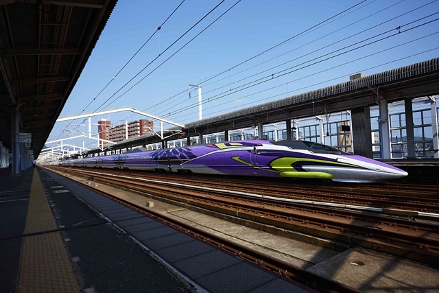 エヴァンゲリオン仕様の新幹線「500 TYPE EVA」を使用したツアー専用臨時列車が初運行！　新大阪～博多総合車両所までの画像-2