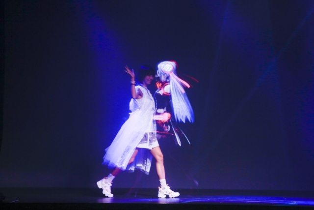 『劇場版 ソードアート・オンライン』ARアイドル・ユナが現実世界に登場!?　LiSAさんも出演したスペシャルARライブの模様を大公開の画像-5