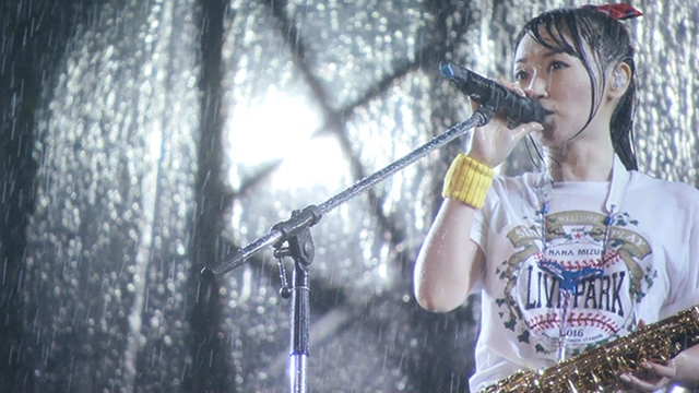 水樹奈々さんのライブBD＆DVDより、自身初の“甲子園ライブ”と「MTV Unplugged」のダイジェスト映像公開-4