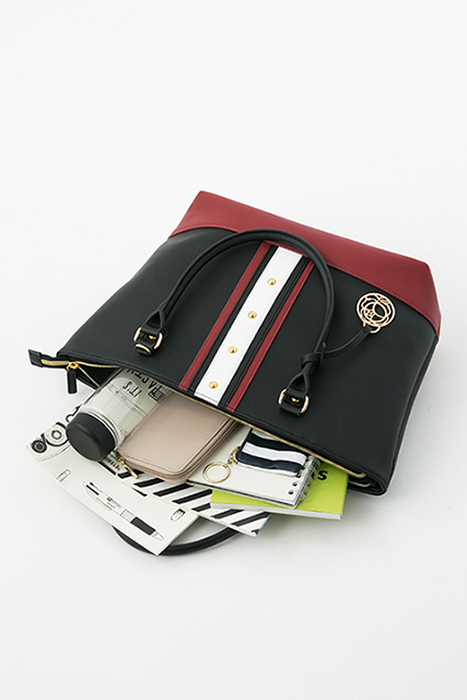 懐かしの名作『少女革命ウテナ』×SuperGroupiesのコラボアイテムが登場！　上品なデザインのバッグ＆財布＆傘がラインナップの画像-3