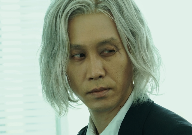 実写映画『東京喰種 トーキョーグール』窪田正孝さん、赫眼した喰種姿のティザービジュアル解禁！　トーカ・亜門らのキャラ写真も公開-7