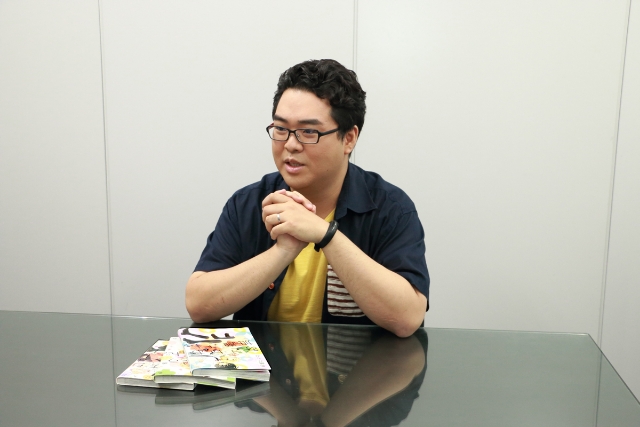 『加瀬さん。シリーズ』を愛してやまない、声優・落合福嗣さんの公式インタビューが到着！