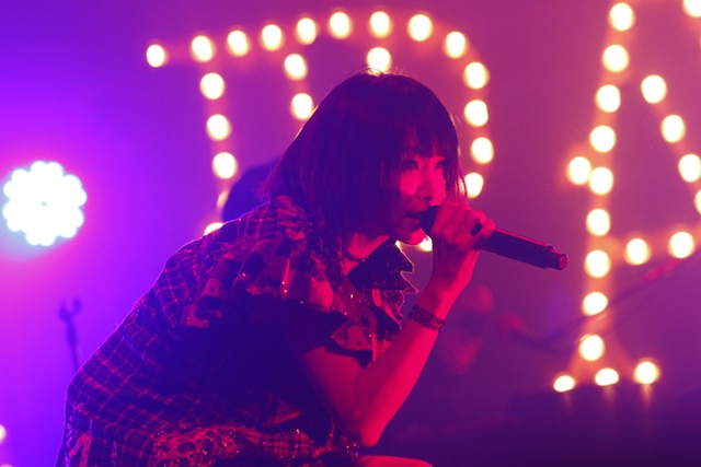 LiSAさんが歌う『Fate/Apocrypha』新OPテーマシングル「ASH」、11月29日発売決定！　ホールツアー初日公演でも熱唱