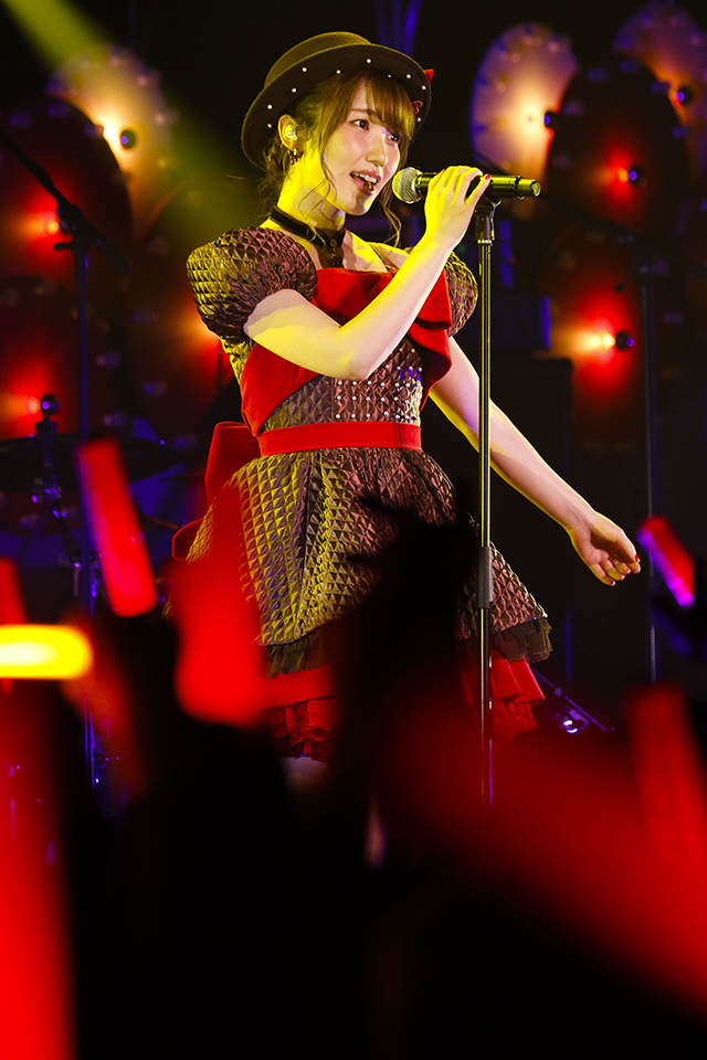 内田彩さんが『Aya Uchida VALENTINE'S ♡ LIVE 〜Song for you〜』で17曲を披露！2ndシングル&全国ライブツアーについての大発表も！-2