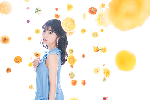 石原夏織さんのデビューシングル「Blooming Flower」のアーティスト写真＆ジャケット写真が解禁！カップリング曲の試聴動画も公開-1