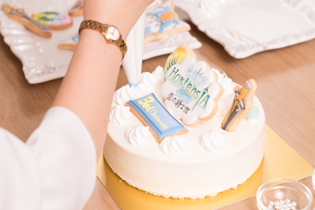 『オルタンシア・サーガ -蒼の騎士団-』の3周年を記念して、大坪由佳さんが愛情たっぷりのオリジナルデコレーションケーキでお祝い！-13