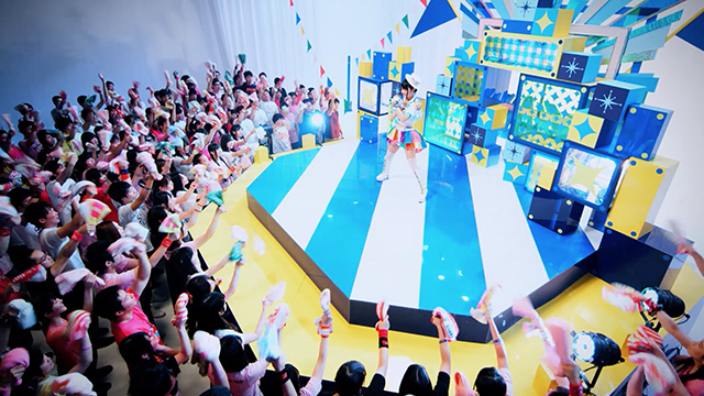 小倉唯さんが、200人のファンと創り上げた新曲「永遠少年」MVのメイキング映像を公開！