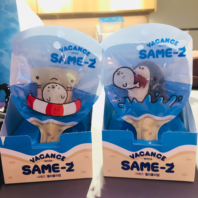ゆるーいサメ「サメーズ」がドーナッツとして韓国の「DUNKIN’ DONUTS」に登場！　パッケージやドリンクまで作品ならではの仕様に-3