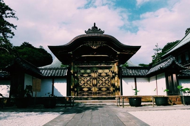 人気声優・豊永利行さんが、古都・鎌倉の建長寺をナビゲート！　音声ガイドアプリ「Pokke」の新作は、摩訶不思議な古寺の世界をお届けする約60分